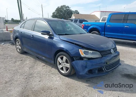 2011 Volkswagen Jetta 2.0L Tdi from USA, damaged, VIN 3VWLL7AJ8BM067673